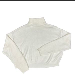 (1) H&M Crop Sweater Size S White